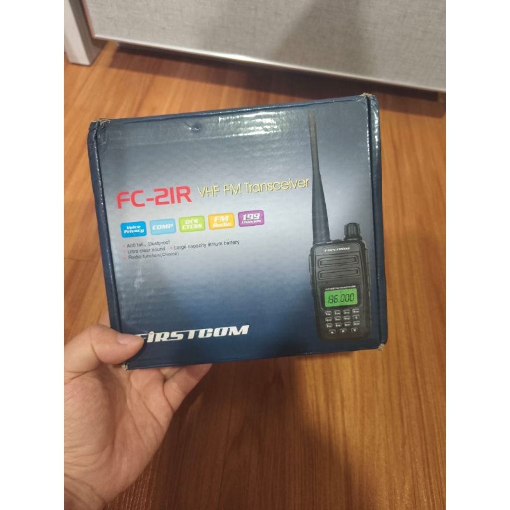Walkie Talkie Handy Talky (HT) Firstcom FC-21R