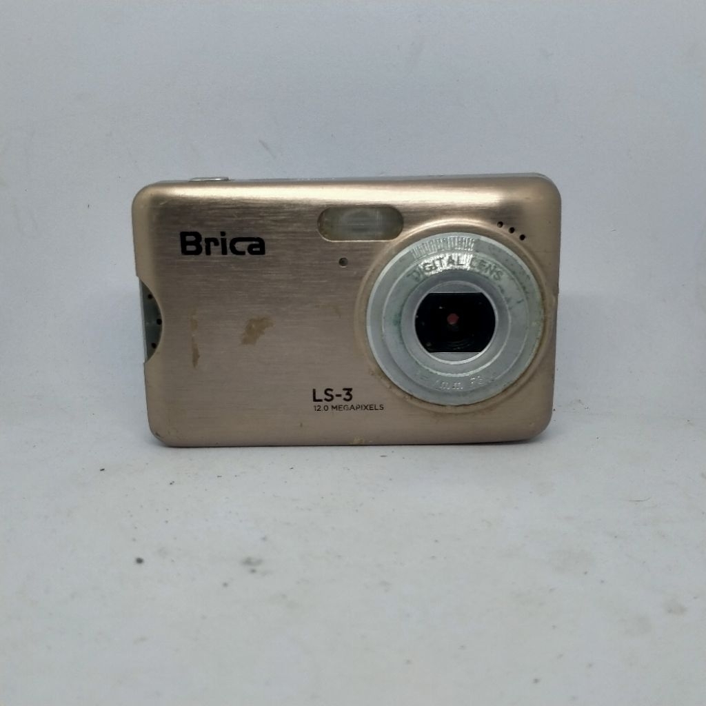 Brica LS-3 Kamera Digital Compact 12MP – Pocket Camera Bekas Warna Silver belum cek (gambling)