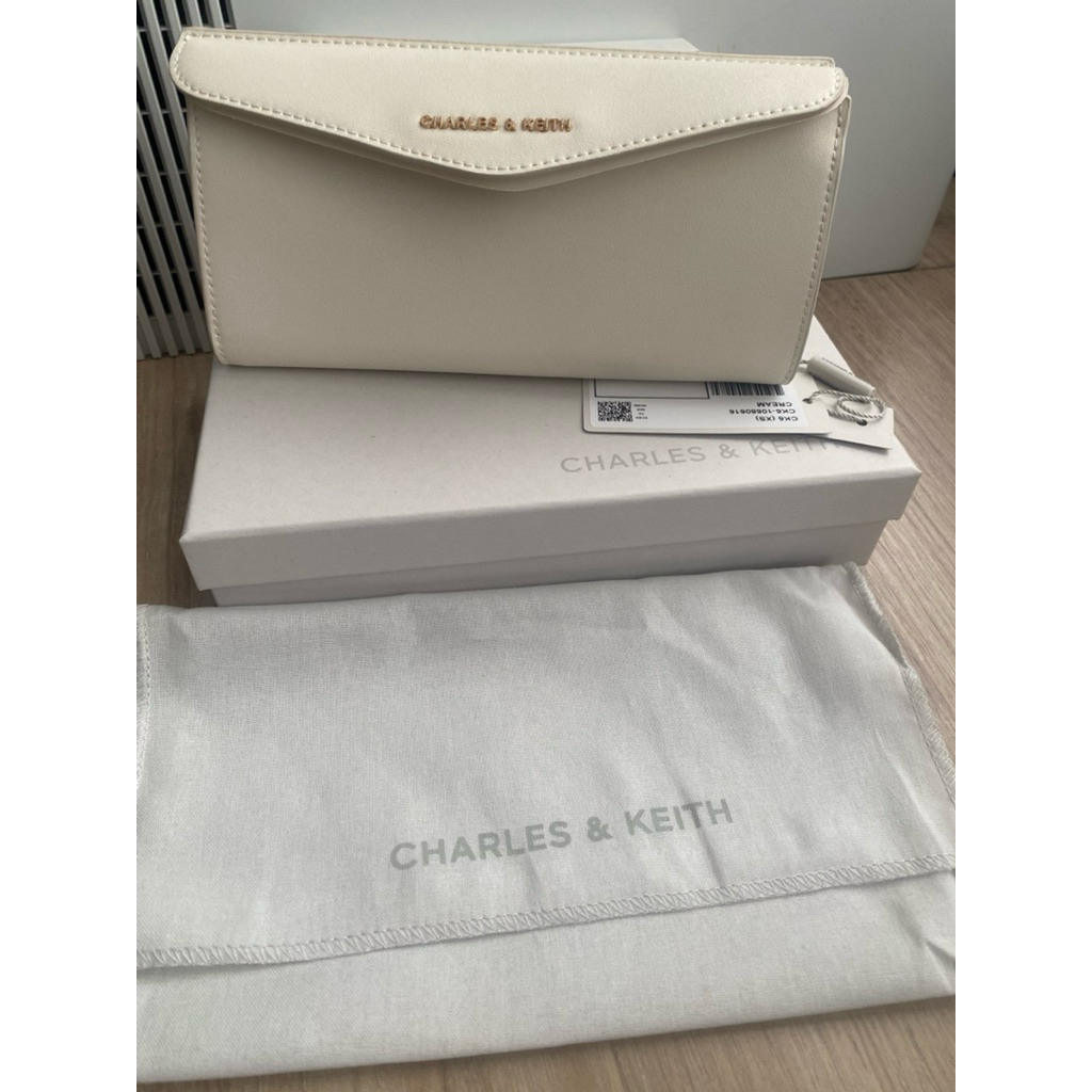 CHARLES & KEITH Envelope Long Wallet - Cream