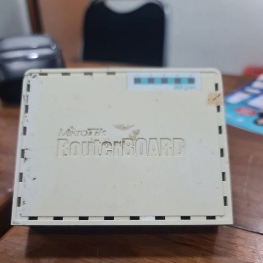 Mikrotik RB750r2