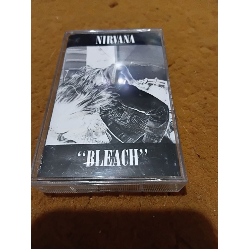 Kaset Nirvana Album Bleach