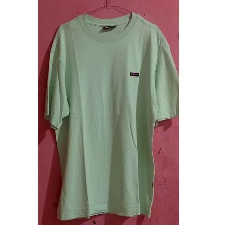 Baju Kaos Nerdy second preloved