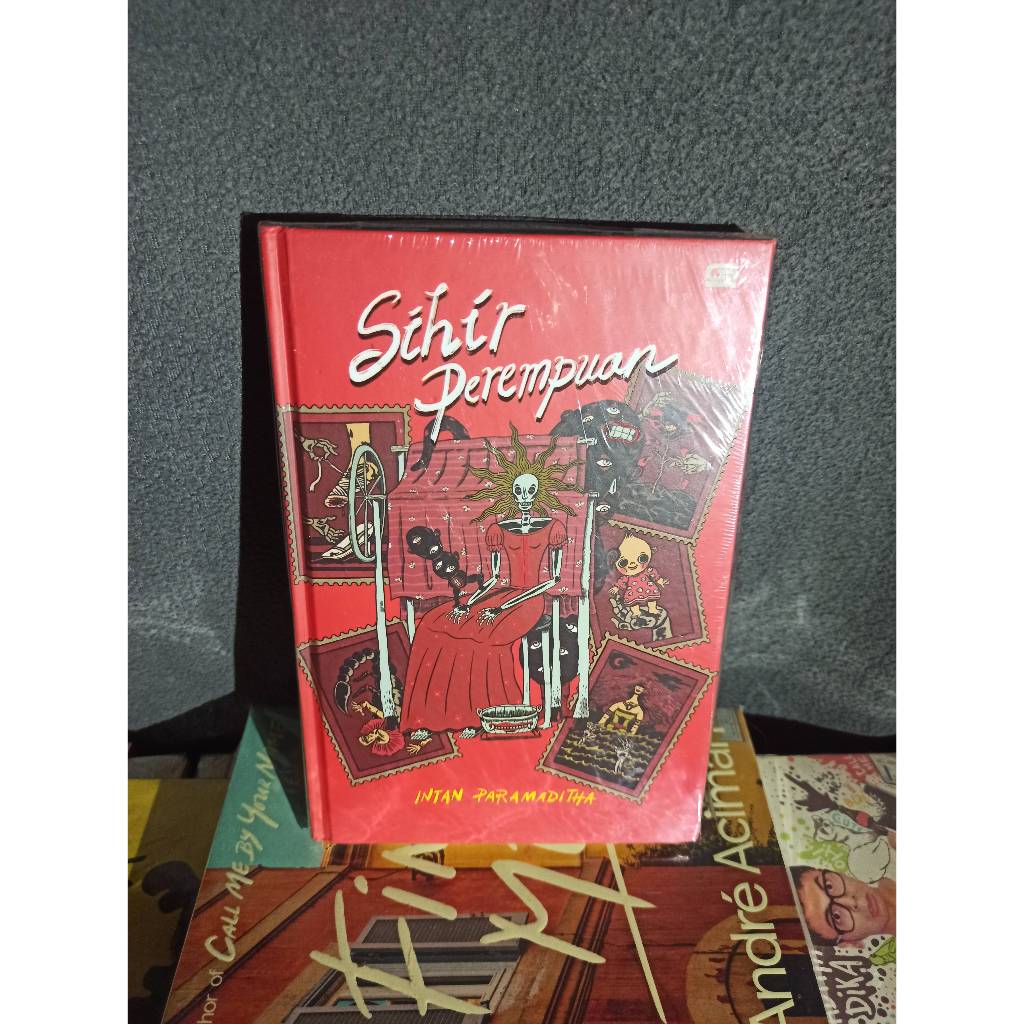 Buku Sihir Perempuan - Intan Paramadhita