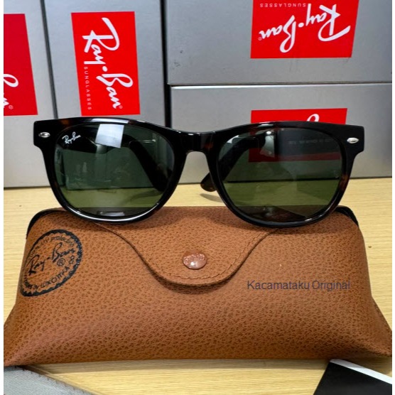 Ray-Ban New Wayfarer RB2132