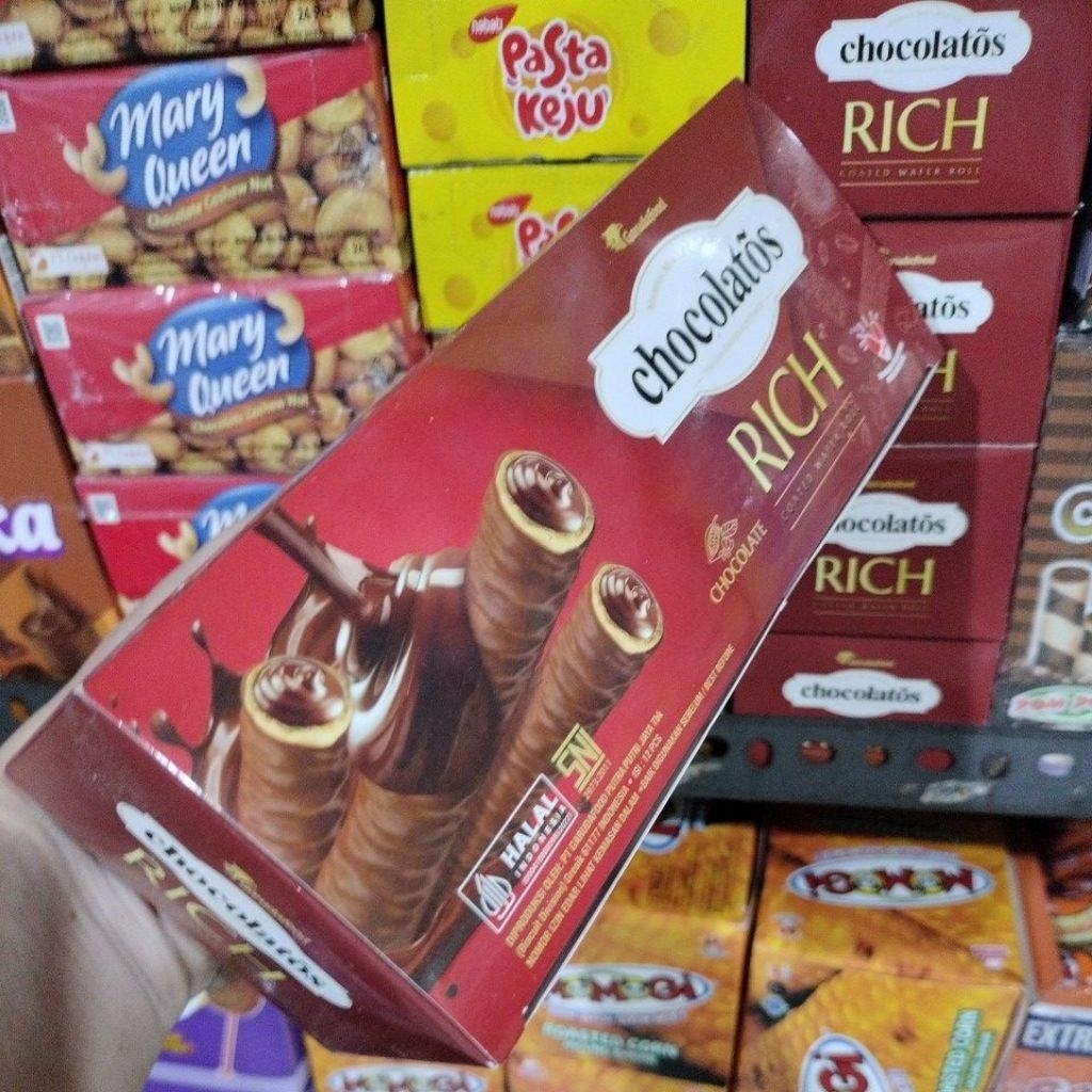 Chocolatos Rich Wafer Roll - 12 pcs, Rasa Coklat Italia, Krim Coklat Berlimpah