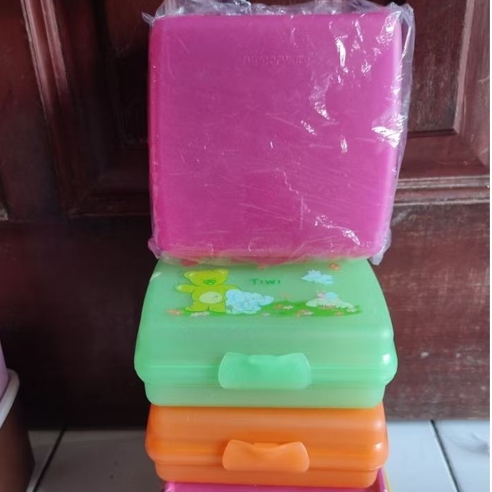 Tempat bontot tupperware cocok untuk bekal anak TK
