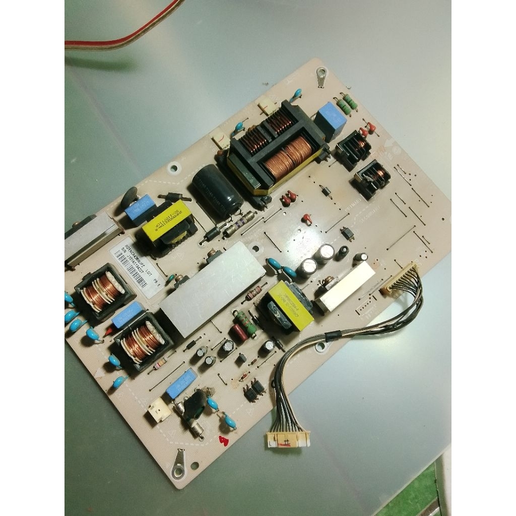 PAPAN SIRKUIT TV LCD SHARP 32 INCH TYPE LC-32M407I COPOTAN TV NYALA LAYAR ( GAMBLING )
