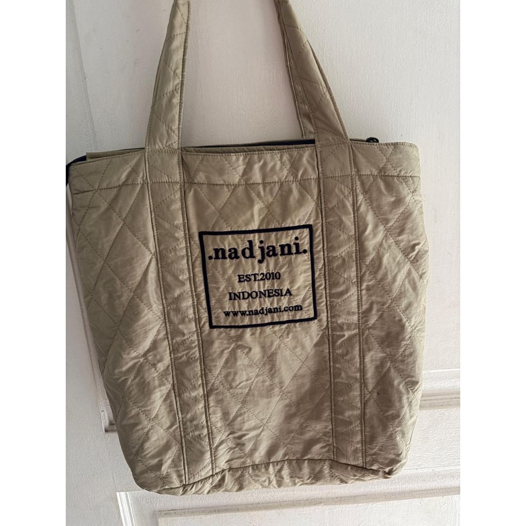 PL Totebag by Nadjani