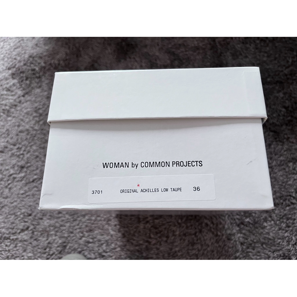 Sepatu Common Projects 36