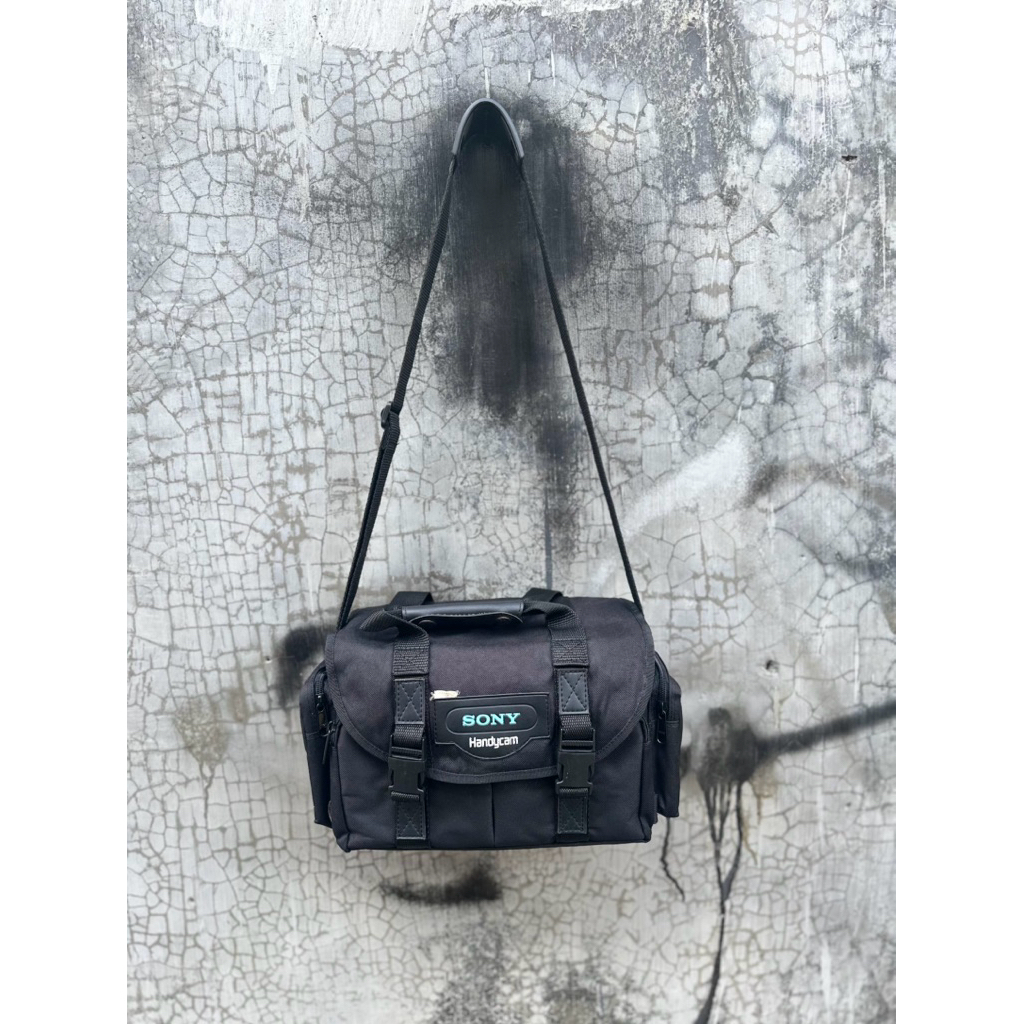 TAS SONY HANDYCAM SECOND LIKE NEW RESLETING AMAN KANTONG BANYAK