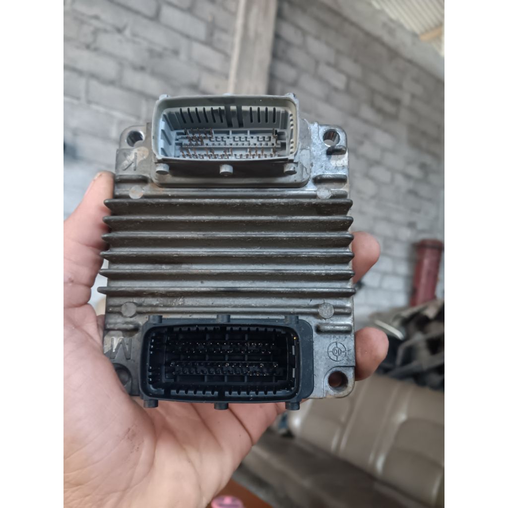 ecu chevrolet lova