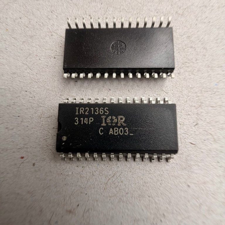 IC IR2136S Ir2136Strpbf IR 2136 S SMD