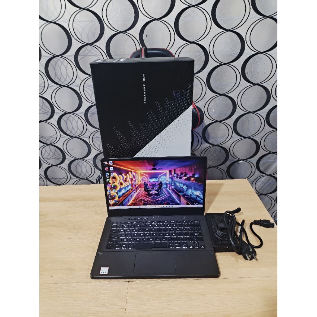 ASUS ROG ZEPHYRUS G14 GA401QH FULLSET
RYZEN 7-5800HS

RAM 8GB/SSD 512 GB

AMD RADEON GRAPHICS 
NVDIA