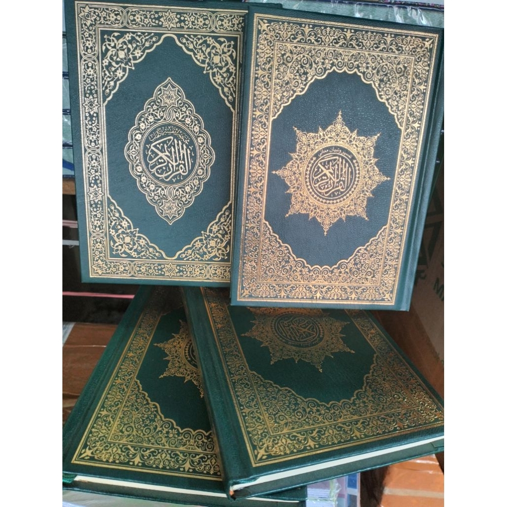 Mushaf Al Quran Madinah Ukuran Q4 - + A5
