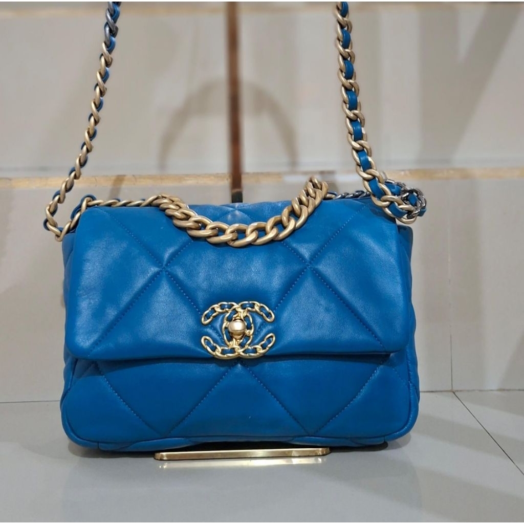 SALE chanel 19 flap