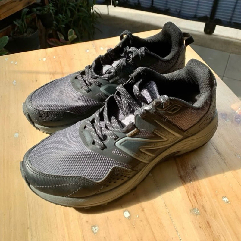 NB MT 410 V8 Mens trail running shoes dark charcoal original sport ultralight second