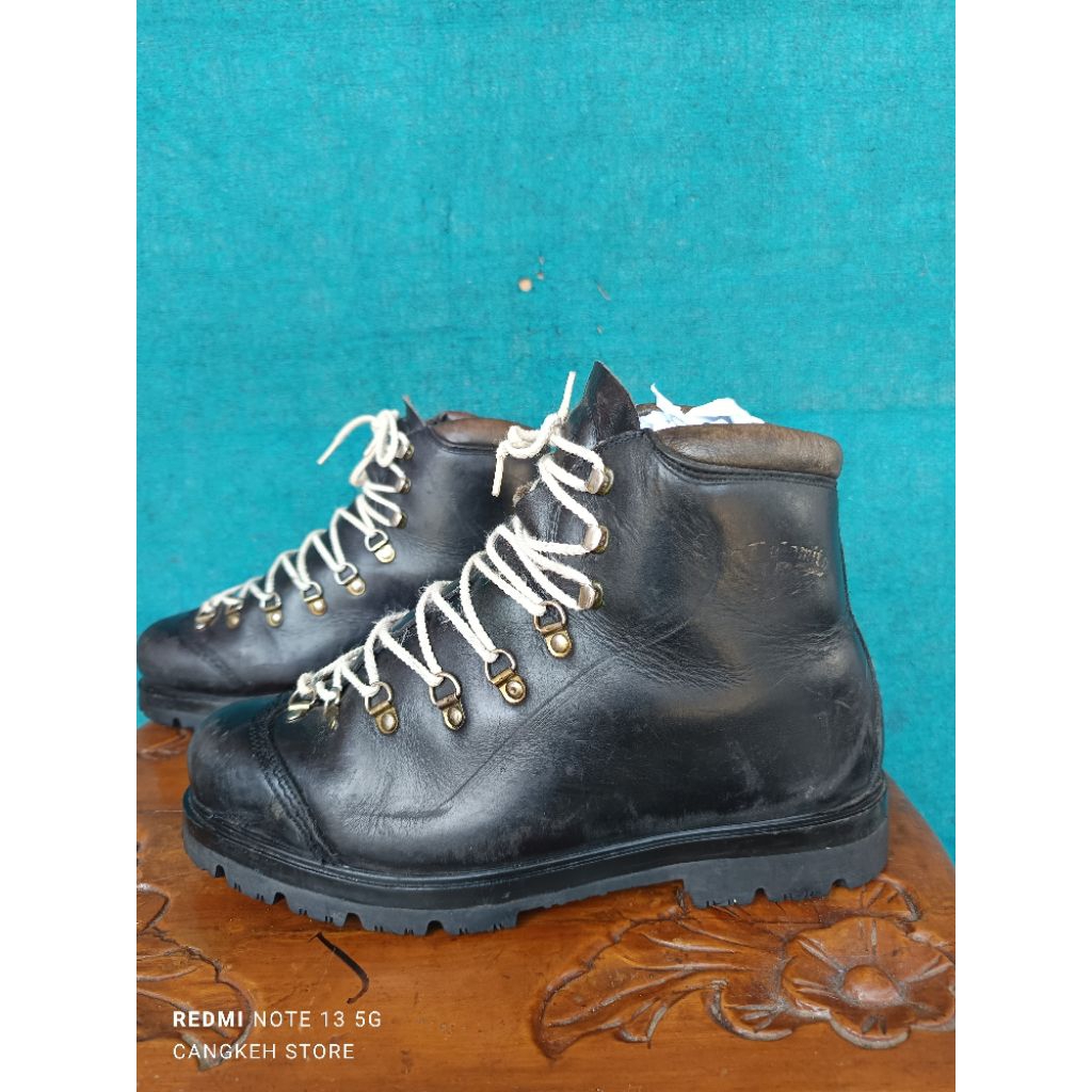 La Dolomite size 42 insole 26,5cm sepatu hiking vintage, rare, langka, outdoor, gunung