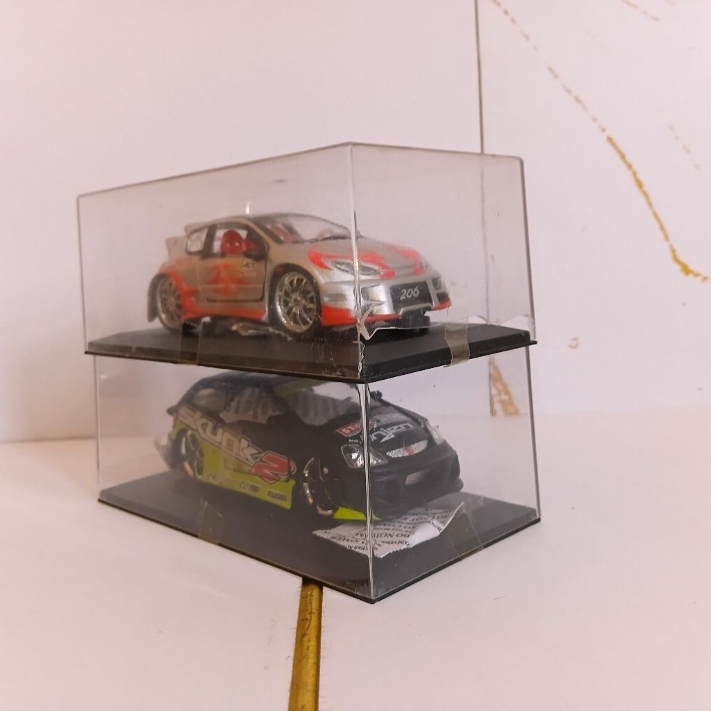 Diecast Miniatur Mobilan Saico 1:32 peugeot 206, Honda Civic bekas