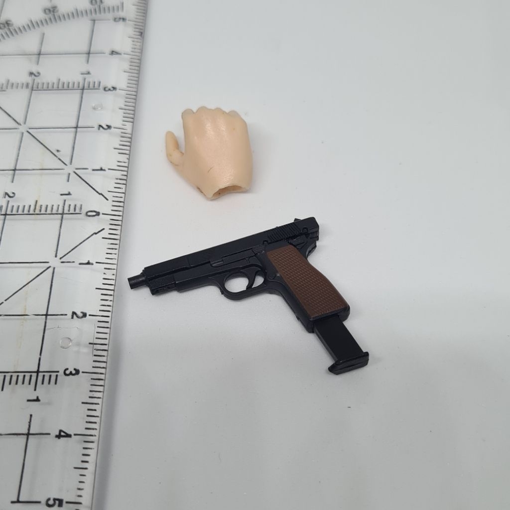 skala 1/6 miniatur hand.gun figure kitbash m1911 Americann WW2