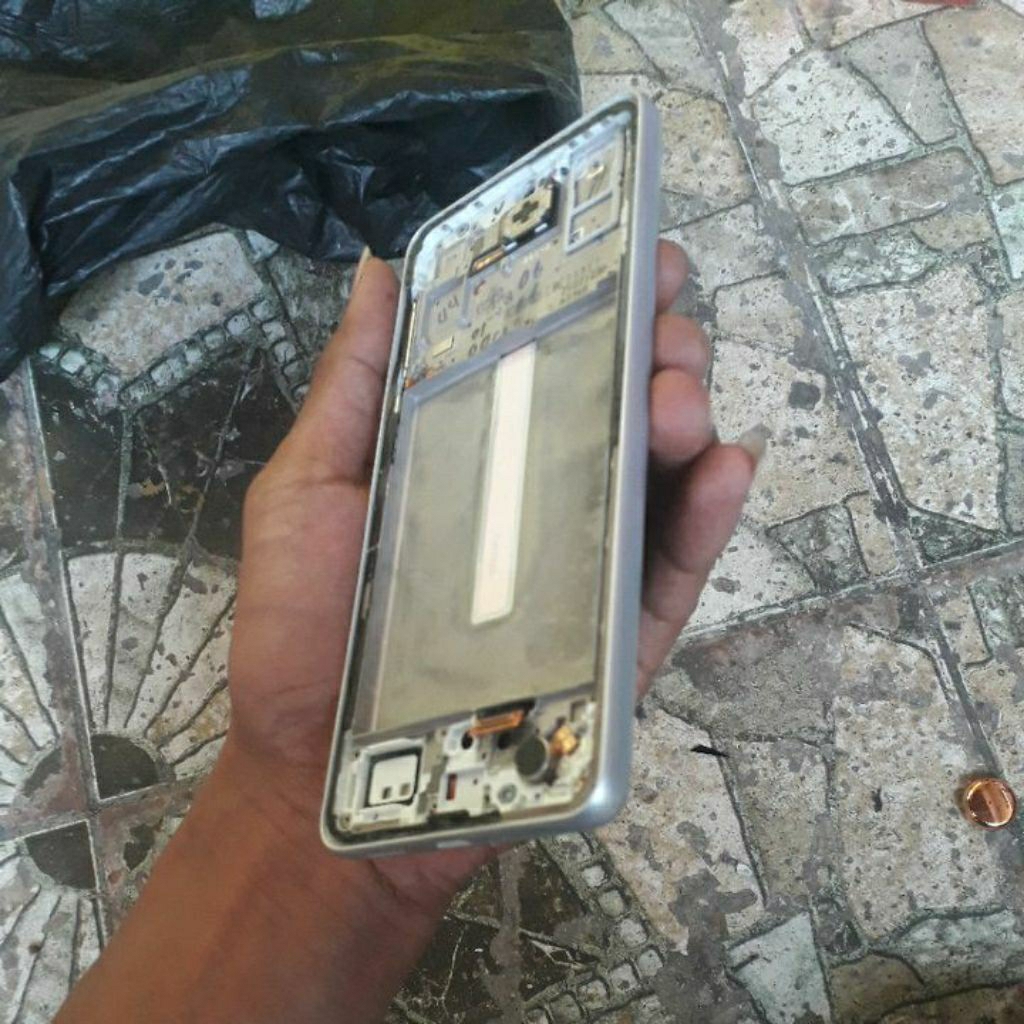 SAMSUNG A33 5G LCD + FRAME COPOTAN