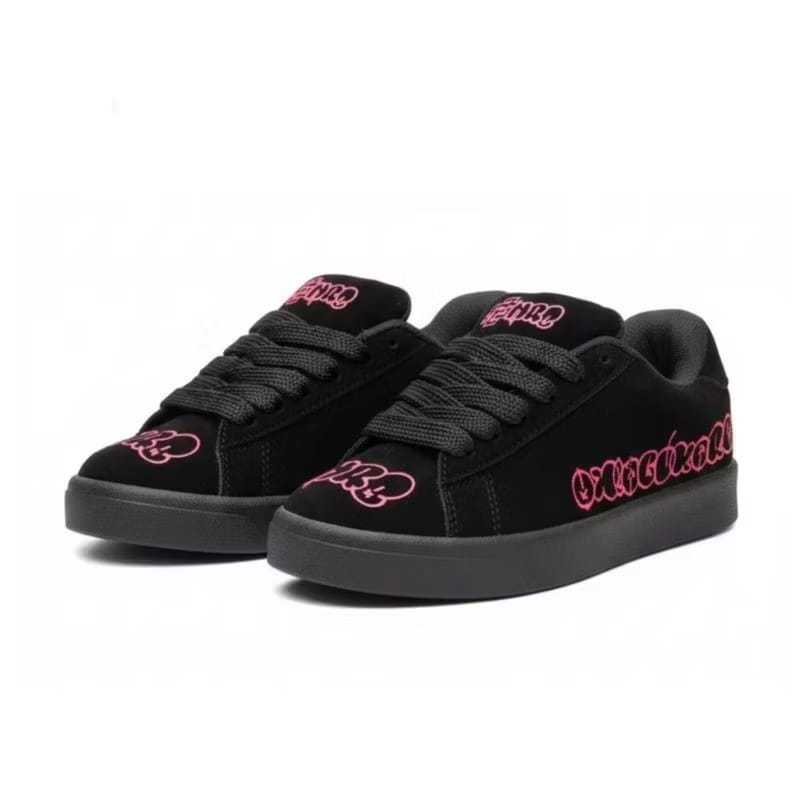 Sepatu Grafiti Model Gemuk Bahan Suede Simple Kece Cocok Buat Cowok Cewek Sneakers Cassual Skena ska