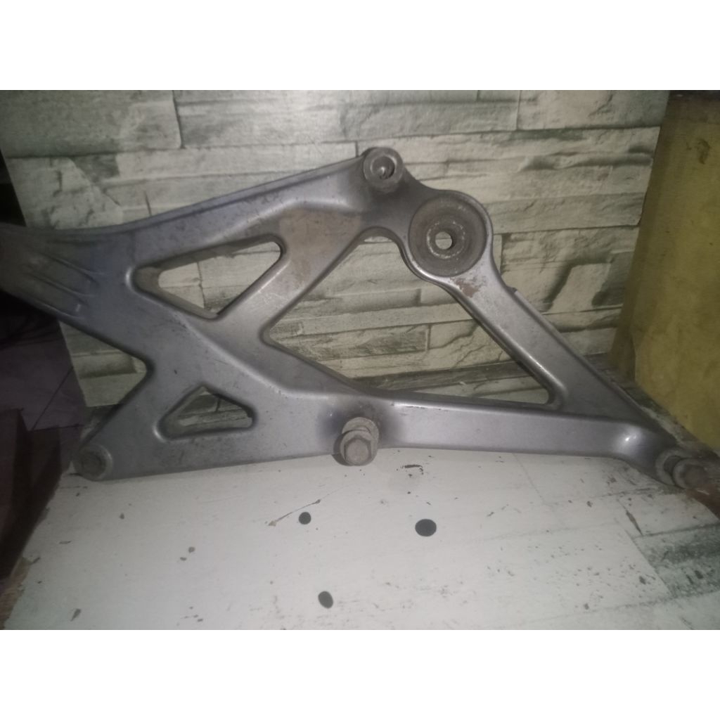 Arm Yamaha Xeon karbu bekas