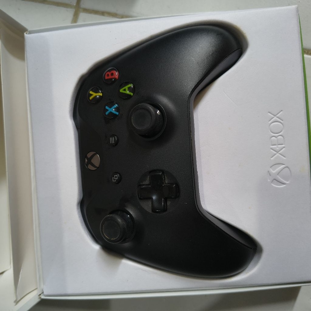 Microsoft Xbox One Wireless Controller Black Second
