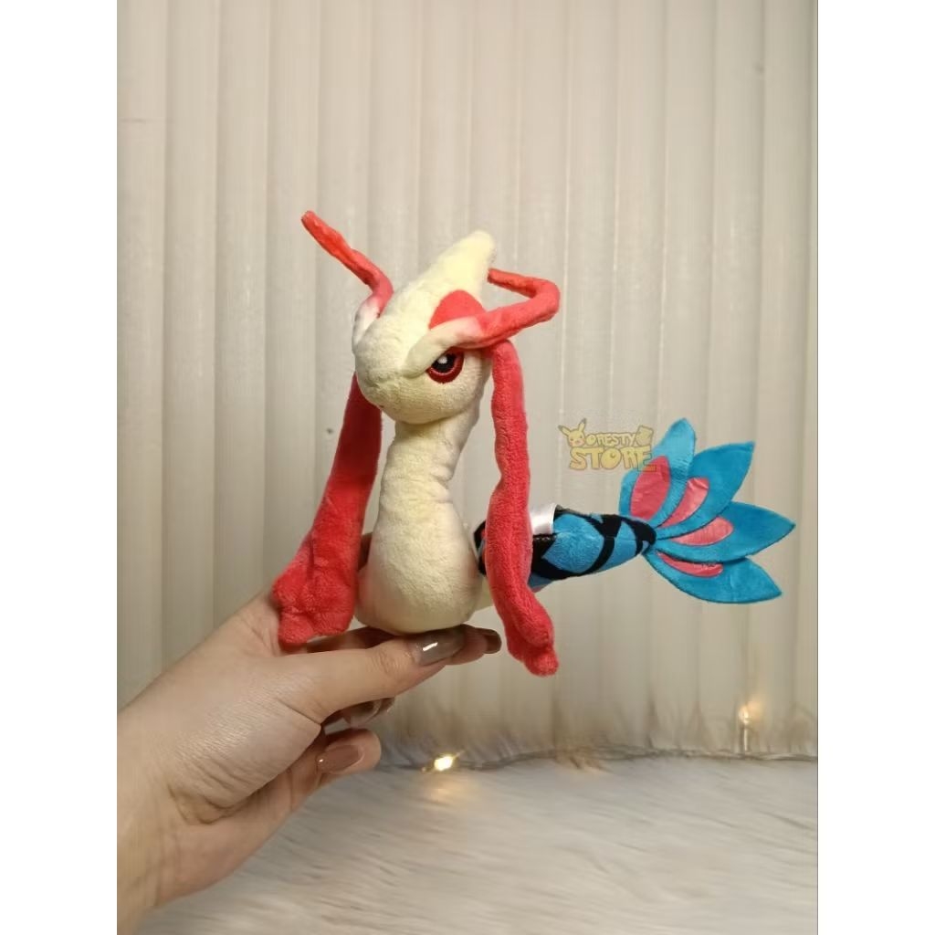 Boneka Pokemon Milotic Sitting Cuties - Pokemon Center