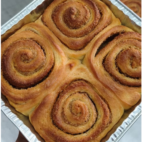 Cinnamon Roll / Cinnamon Rolls