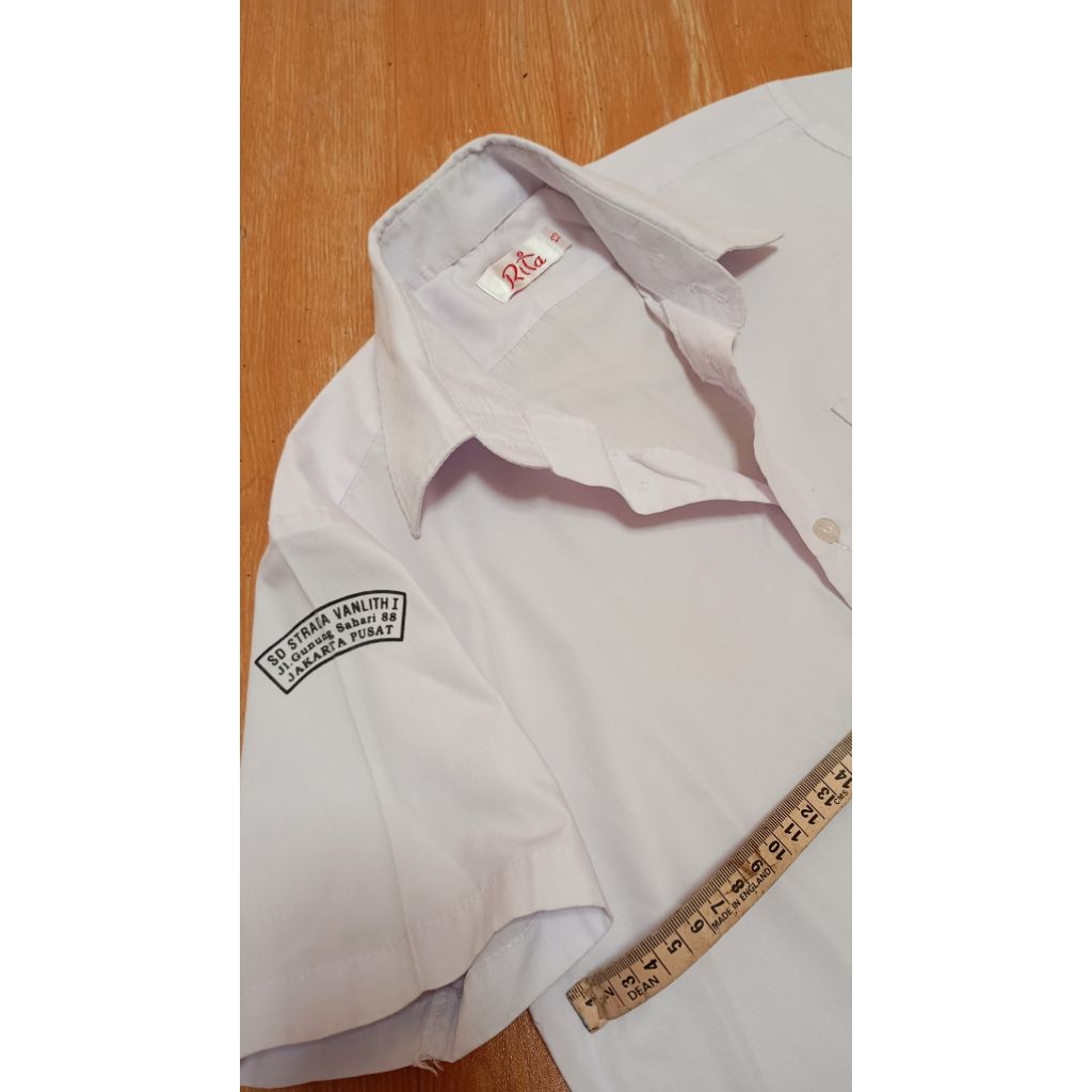 Seragam sekolah SD Strada Van Lith 1 dan seragam SMP Preloved