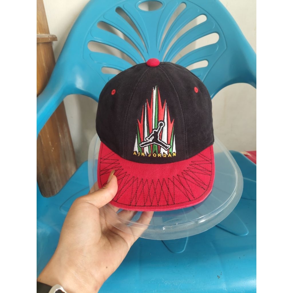 BORONGAN TOPI NIKE VINTAGE