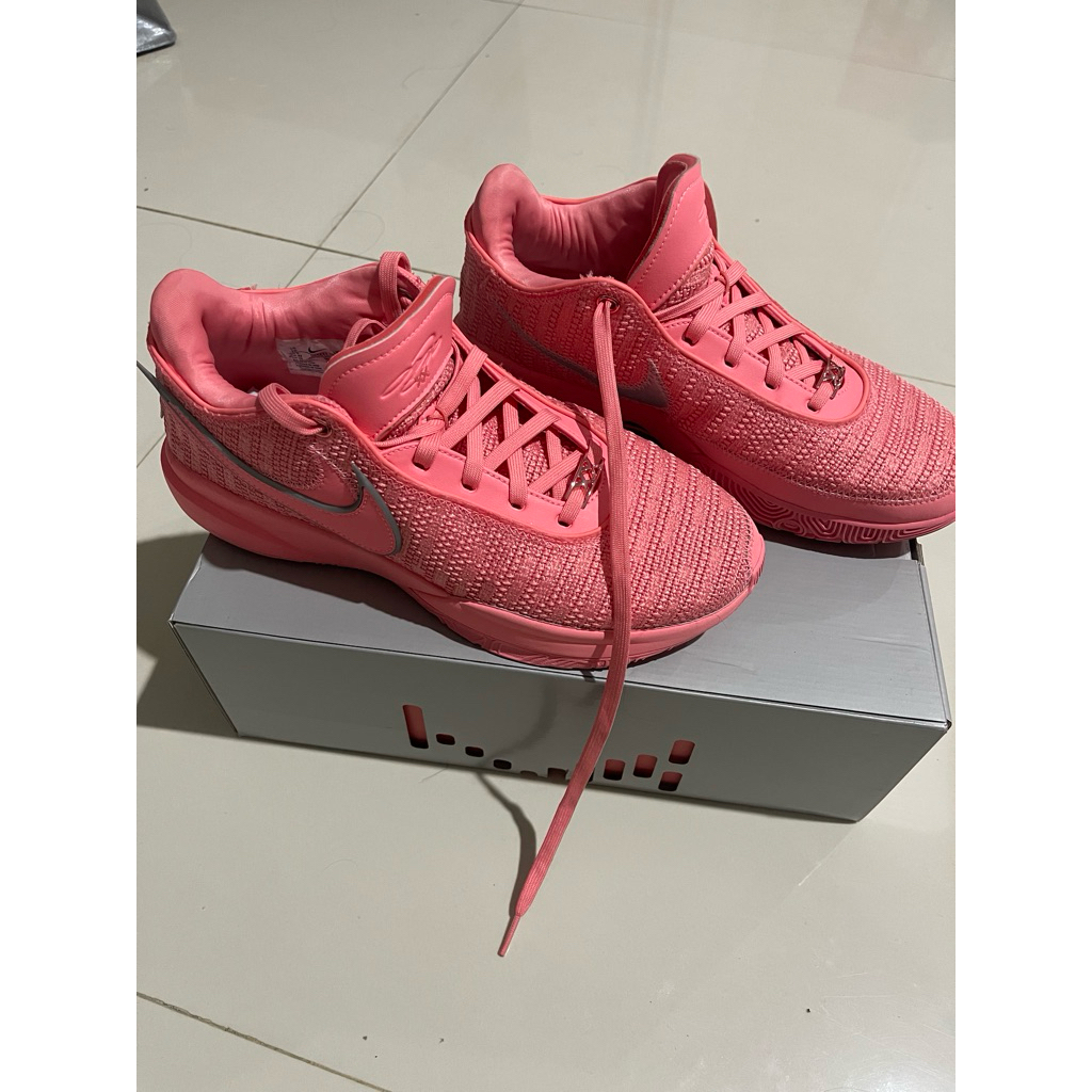 Nike LeBron 20 Pink Diamond