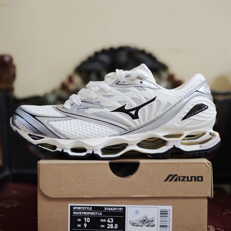 Mizuno Wave Prophecy LS BNIB original 100%