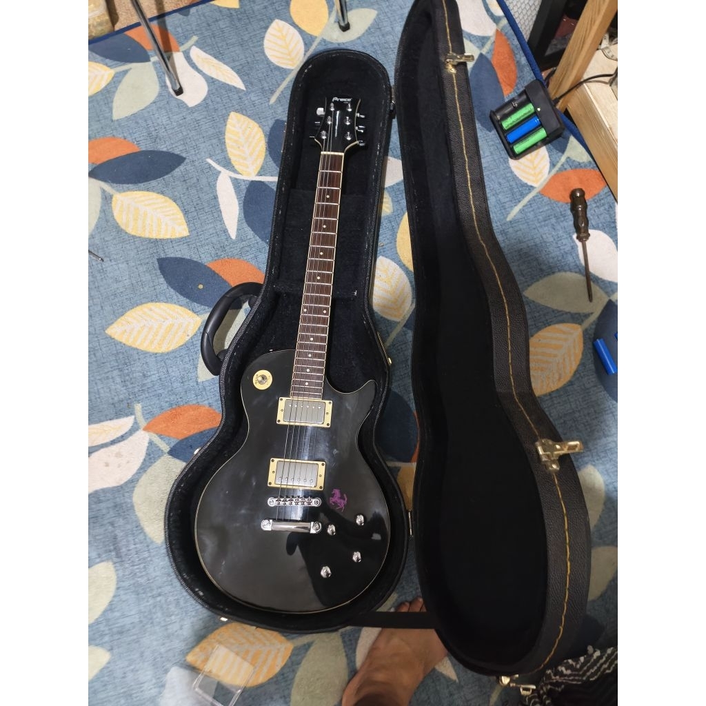Gitar Les Paul Prince + hardcase