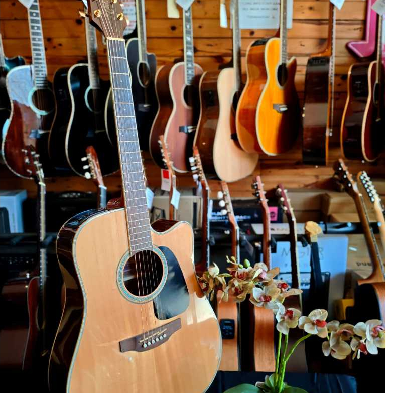 TAKAMINE GD51CE NATURAL ACOUSTIC GUITAR USED
