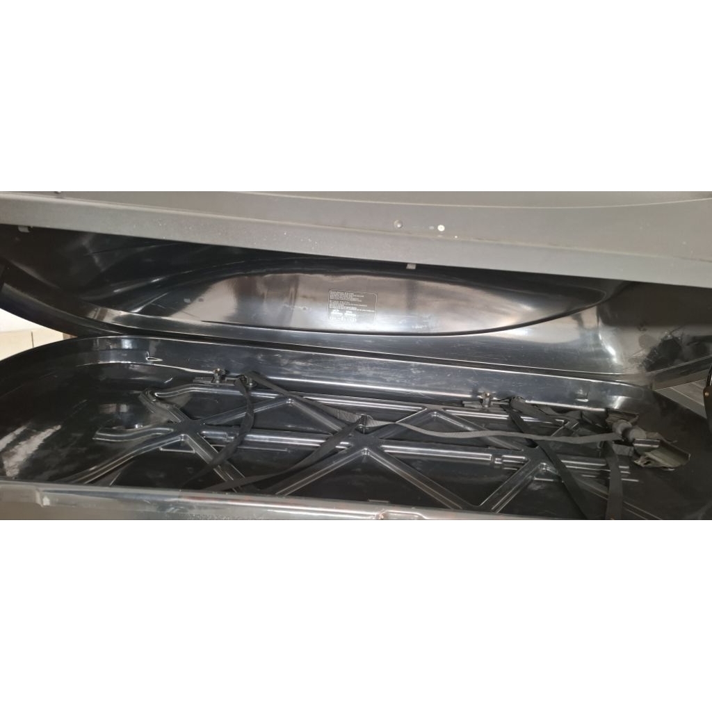 RoofBox Freeway X Whale + CrossBar Whale Universal