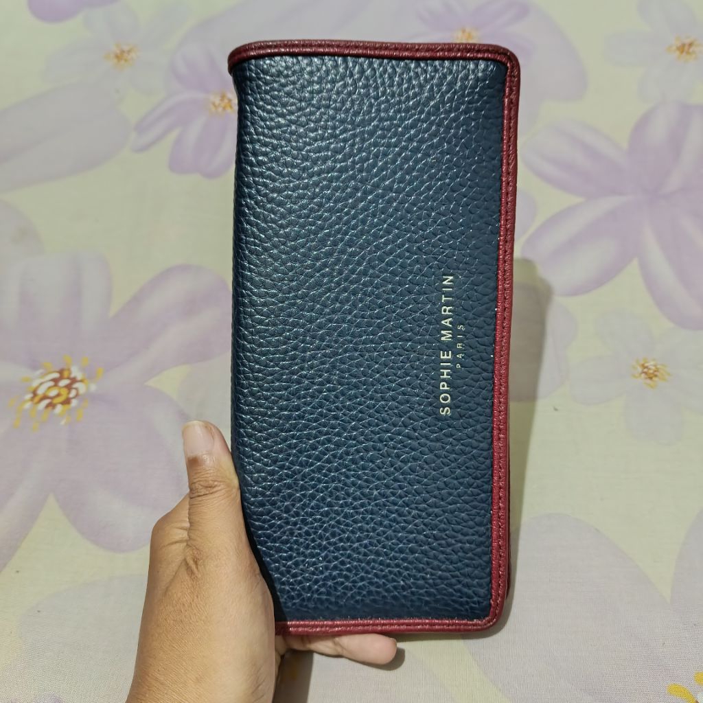Preloved Dompet Wanita Panjang SOPHIE MARTIN PARIS warna biru tua bordir merah