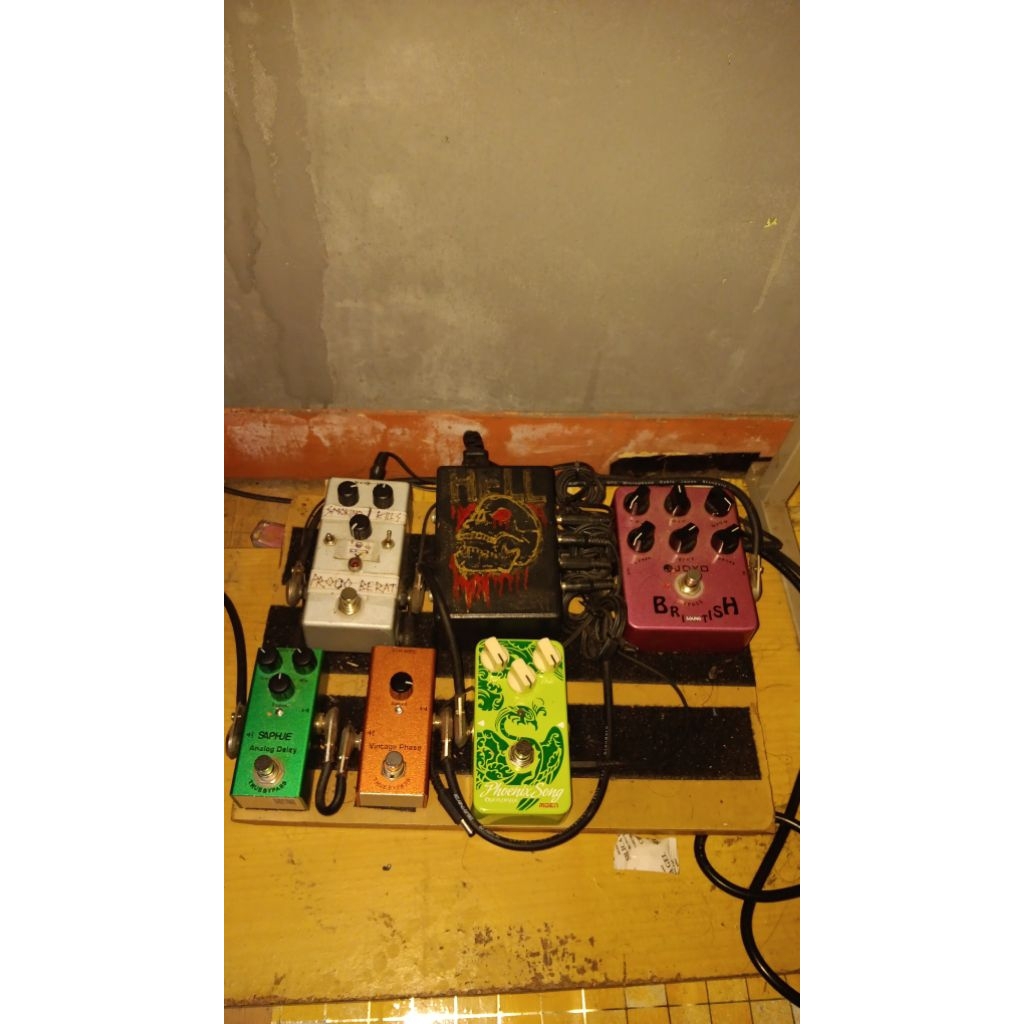 1 set efek gitar (black sabbath tone)