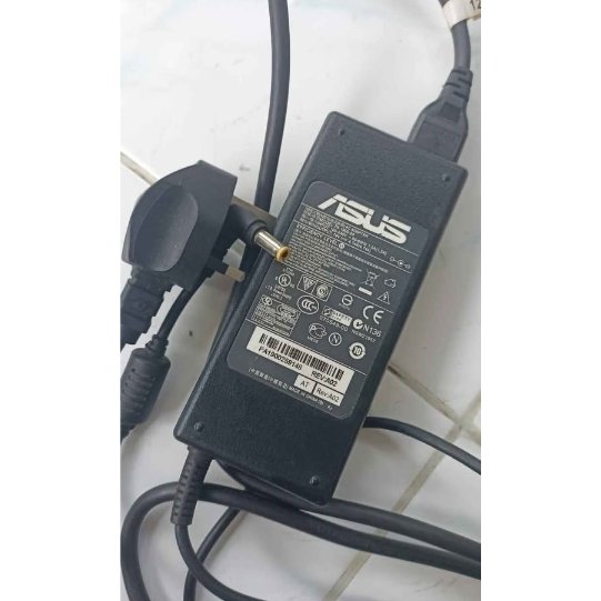 Cas/Charger Adaptor Laptop ASUS Original bawaan laptop
