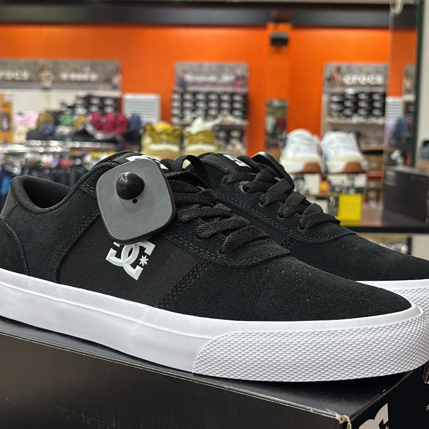 sepatu pria dc shoes original