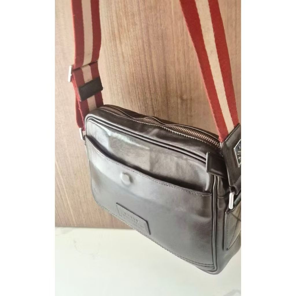 Mesengger bag bally second
