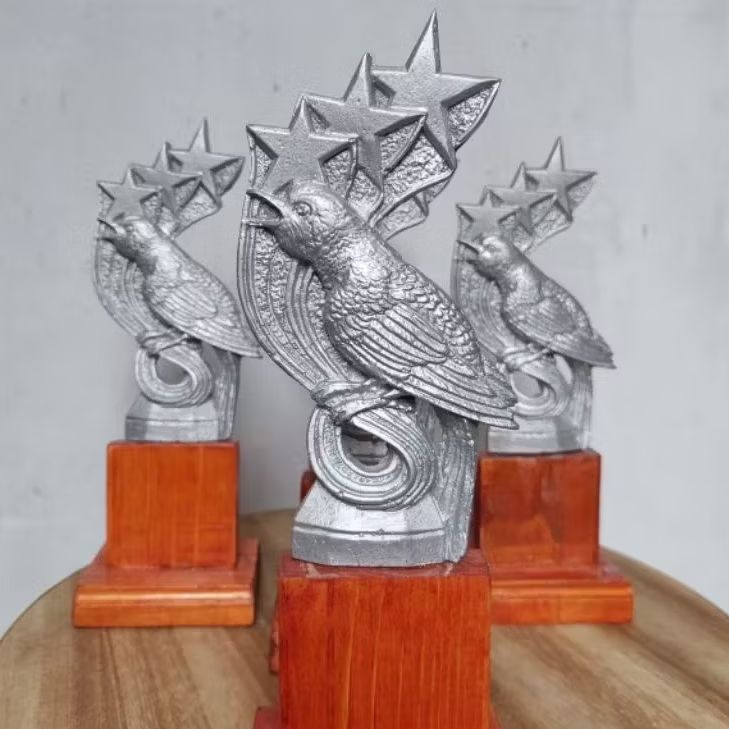 piala burung resin berkualitas