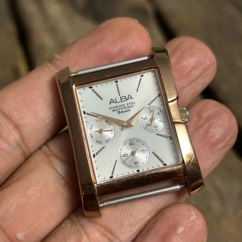 ALBA PRESTIGE AQ7025 – VINTAGE QUARTZ WATCH