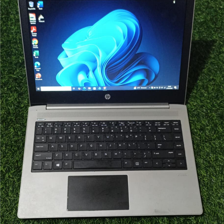 hp probook 430 G5 proc i7 gen 8  ram 16 gb  ssd 512 gb