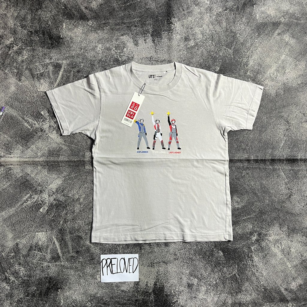 Tshirt Uniqlo UT x Ultraman Kaos Abu Gray ukuran S