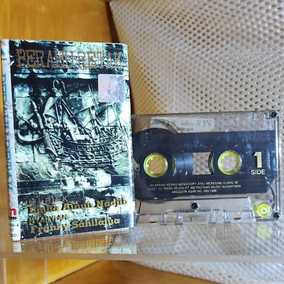 KASET PERAHU RETAK - FRANKY SAHILATUA