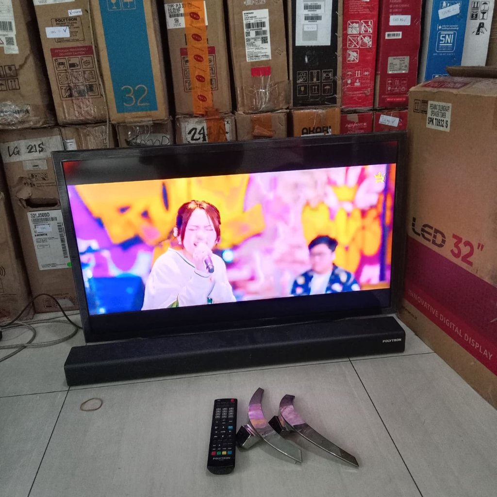 ANALOG TV LED 32INC POLYTRON, WAJIB PAKAI STB. MINUS LCD MERAH, BEKAS MASIH SEGEL 516A6A
