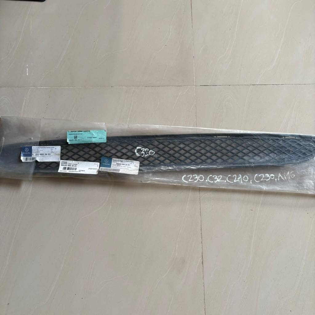 Cover bawah gril bumper marcedez benz w203 pre-facelift A 203 885 26 23