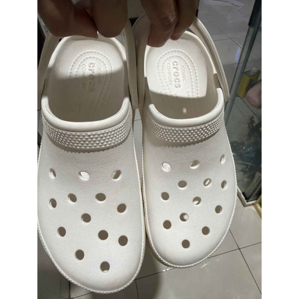 sandal crocs preloved