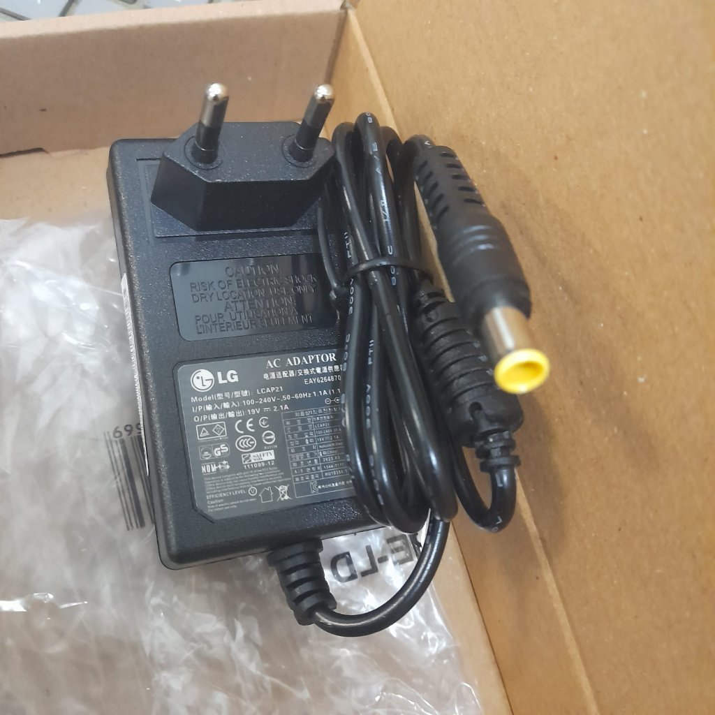 ADAPTOR LG 19V 0.8A COLOK LANGSUNG